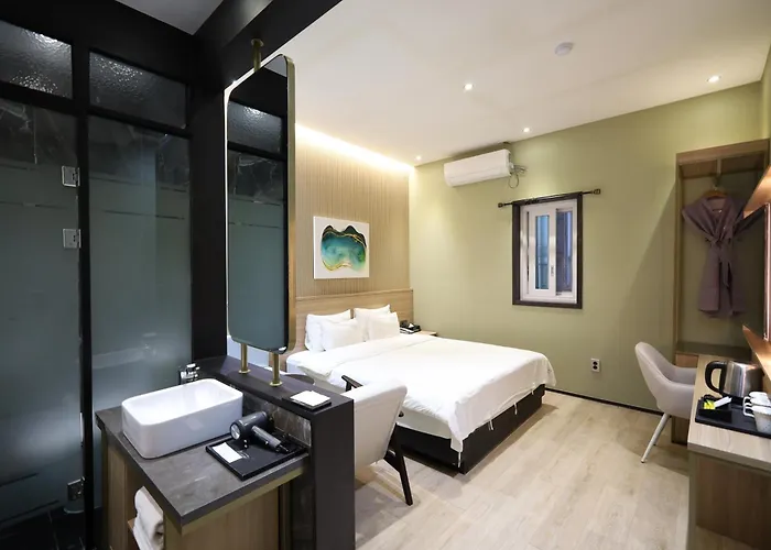 Almond Station Hotel Busan