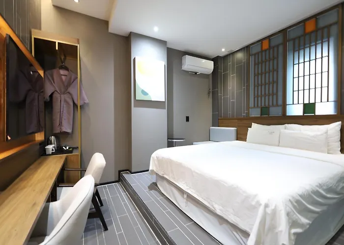 Hotel Almond Station Busan