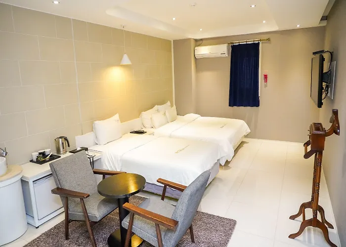 Almond Station Hotel