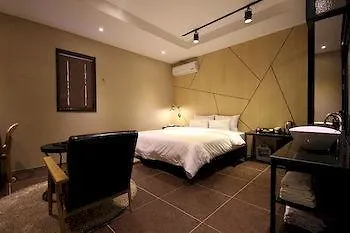 Almond Station Hotel