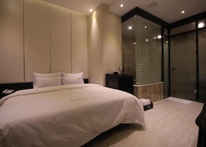 Almond Station Hotel